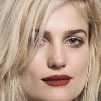 Alison Sudol Nagie