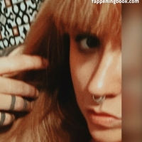 Boozetard Leah Nagie
