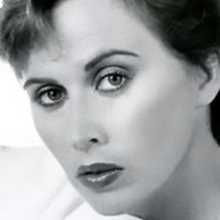 Kate Nelligan Nagie