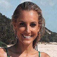 Laura Dundovic Nagie