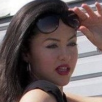 Linna Pearl Nagie