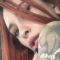 Riley Red Nagie