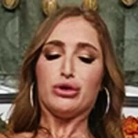 Skylarraee Nagie