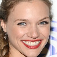Tracy Spiridakos Nagie