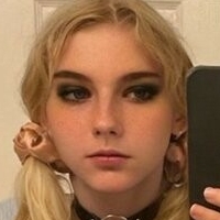 zoe Nagie